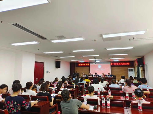 初心不改，服務(wù)先行——湘潭市家庭教育與婚姻咨詢(xún)協(xié)會(huì)成功換屆并持續(xù)提升教育咨詢(xún)服務(wù)